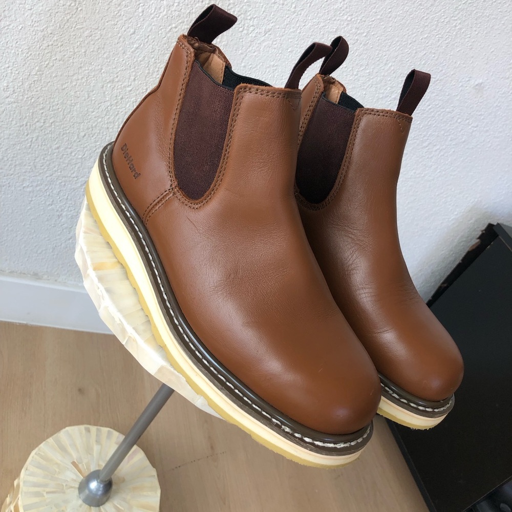 The Chelesa comfortable Pull-on work boots  made of high quality brown leather.